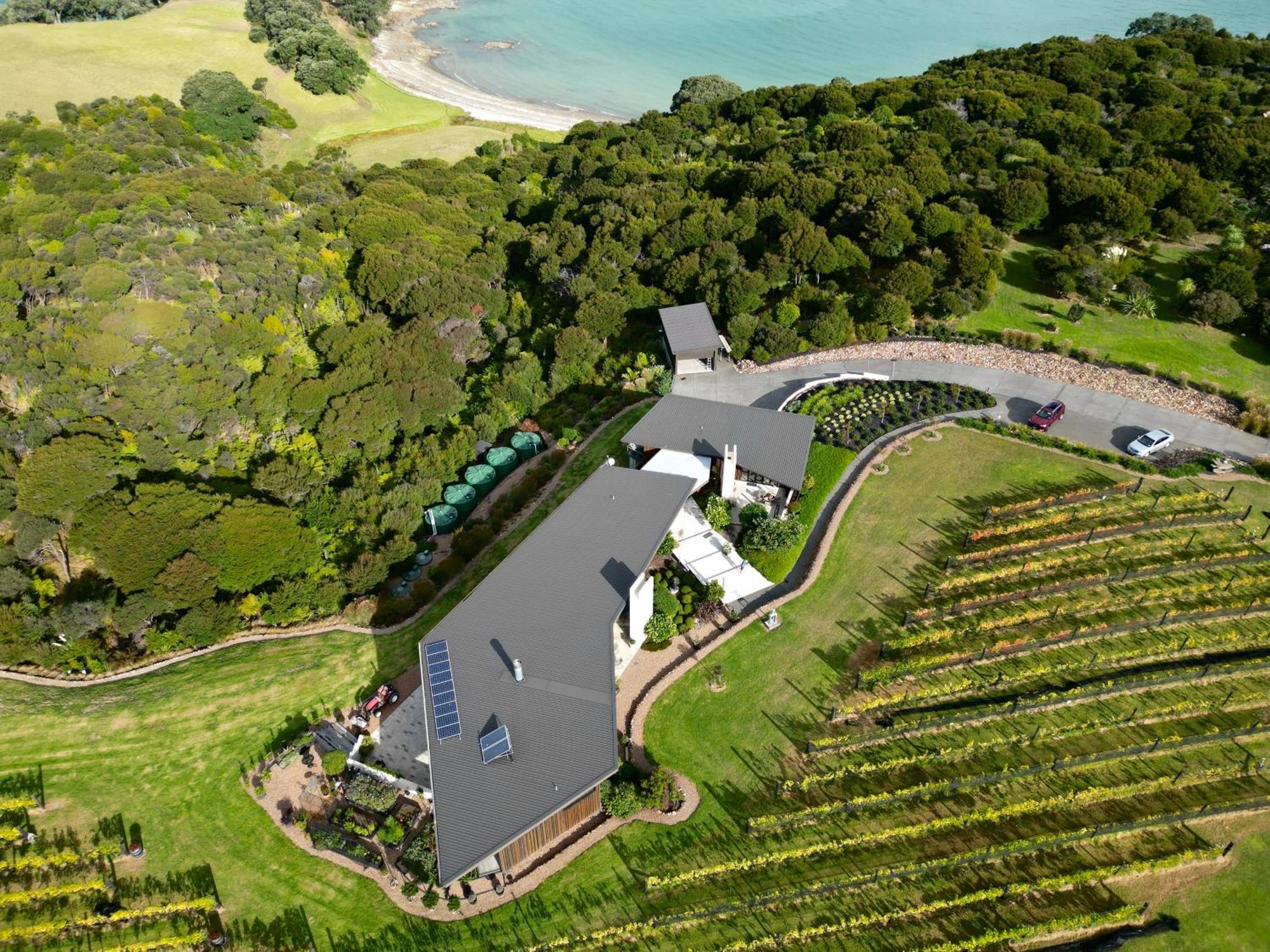 La Bodega Waiheke Island Otel Surfdale Dış mekan fotoğraf